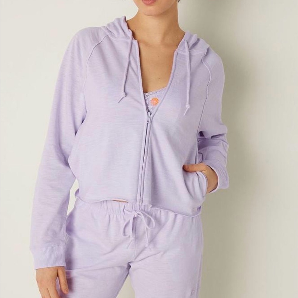 Victoria’s Secret Pink Zip up hoodie in lavender Sz XS